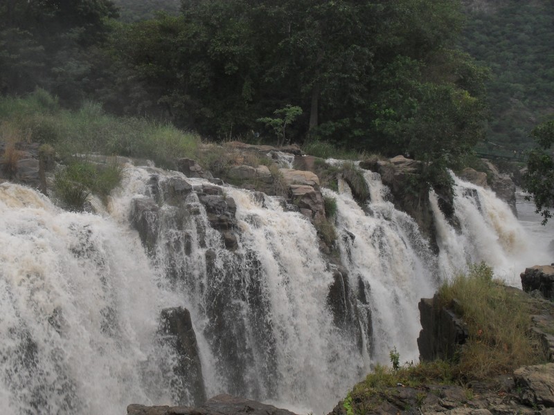 hogenakkal waterfalls 