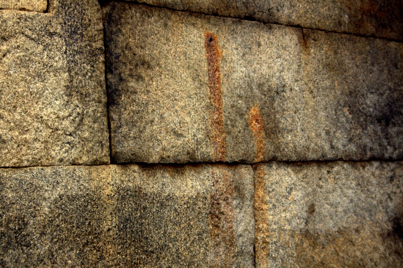 Blood marks of builder of this lepakshi temple