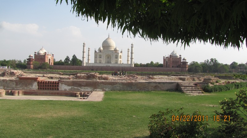 The Taj from back of Yamuna